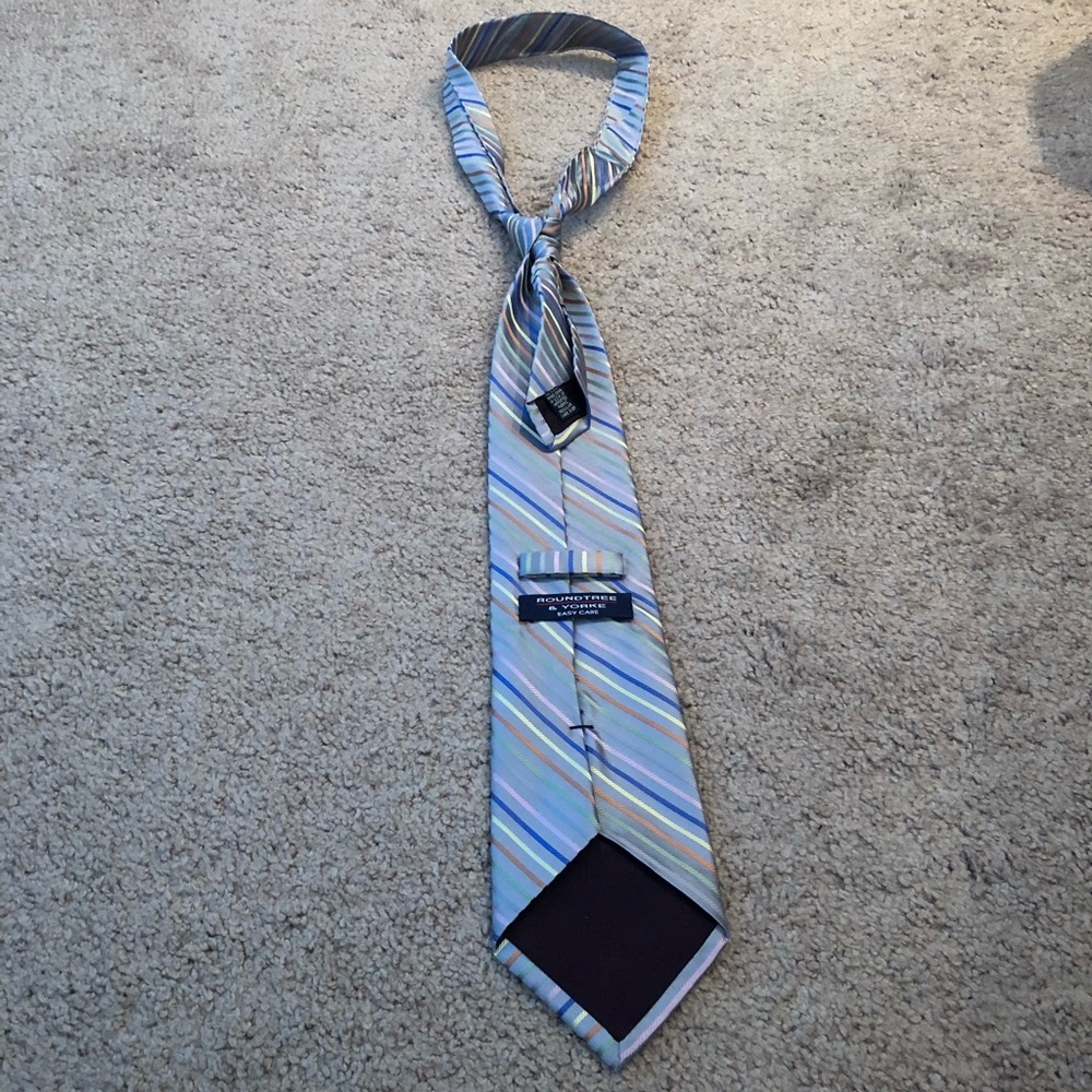 Roundtree & Yorke Tie 🌈